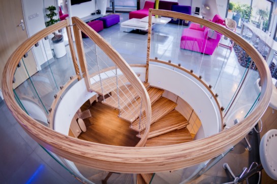 escalier design-bois-sans-garde-corps