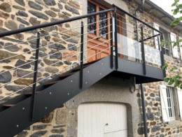 escalier extérieur design sur mesure limons composite garde-corps acier