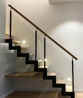 escalier ferro avec marche prolongée