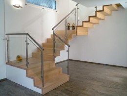 escalier-linea-avec-rampe-en-verre.10
