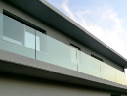 garde-corps balcon en verre sur mesure