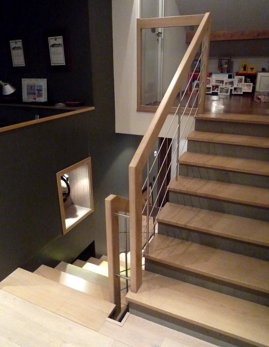 habillage escalier intérieur béton avec marche escalier bois