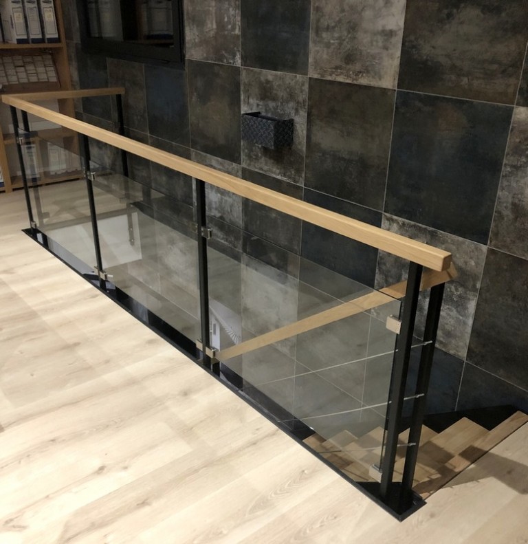 garde-corps intérieur sur-mesure pour mezzanine bois metal verre