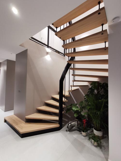 escalier-suspendu-sur-mesure