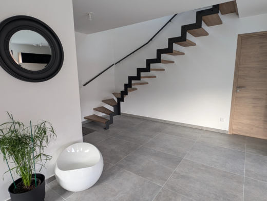 escalier avec limon acier crémaillère et main courante acier