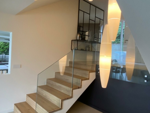 habillage marches et contremarches affleurantes avec vitrages encastrés