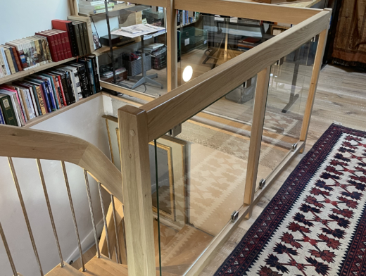 garde-corps en chêne remplissage verre