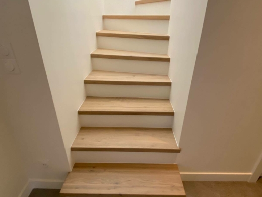 habillage d'escalier en chêne